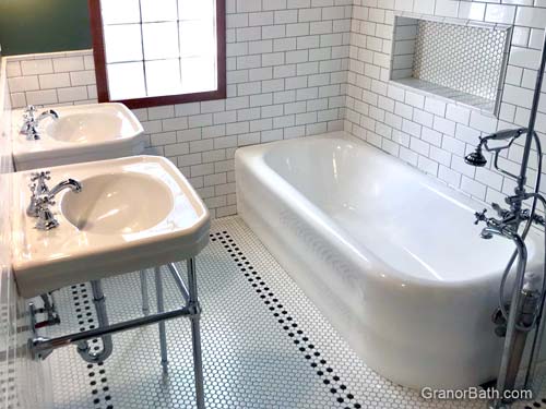 Bathtub and Sink Resurfacing - After